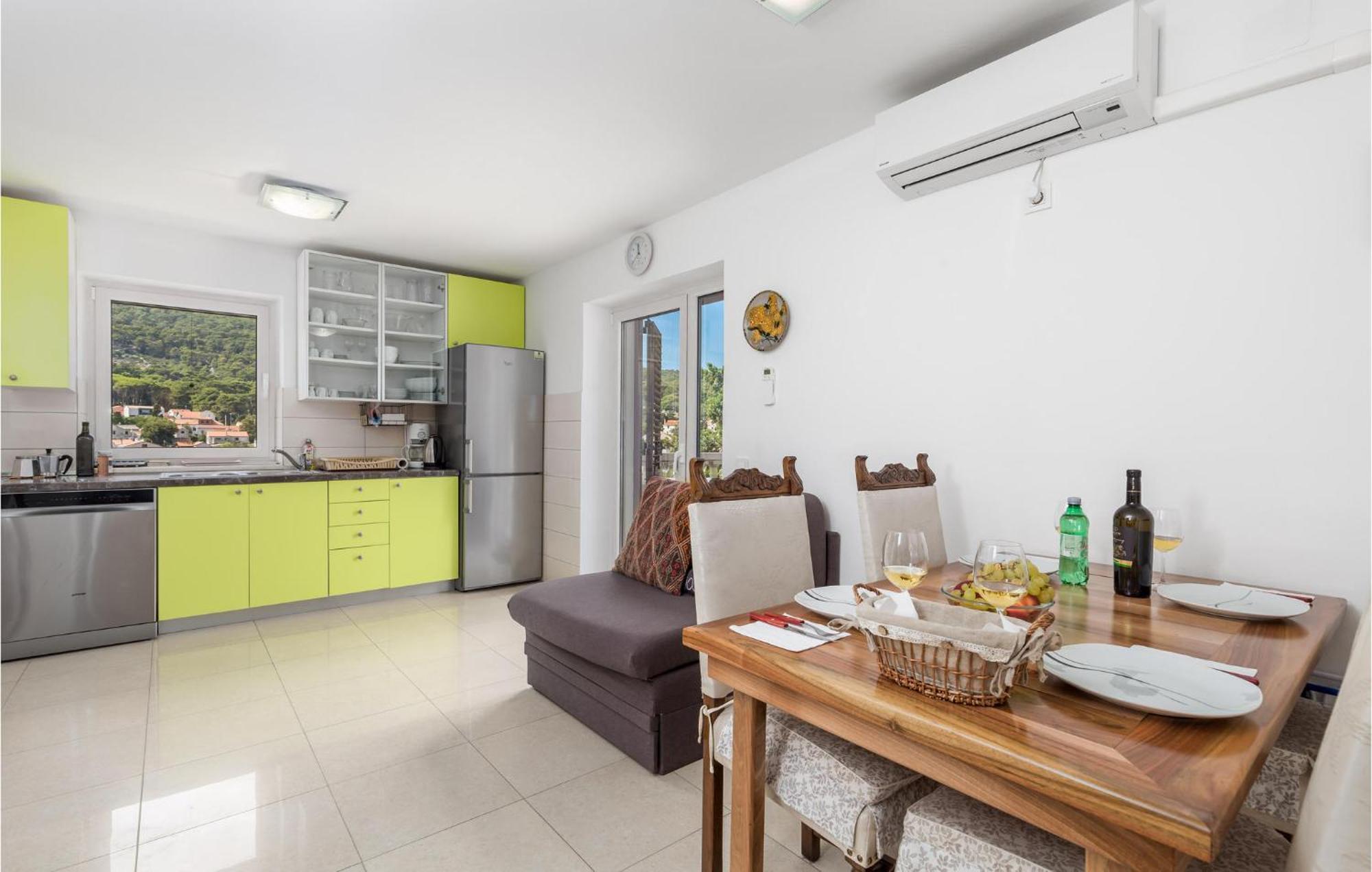 2 Bedroom Awesome Apartment In เวลิโลชิน ภายนอก รูปภาพ