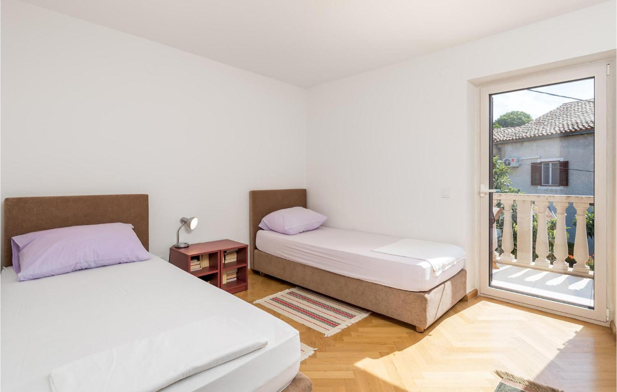 2 Bedroom Awesome Apartment In เวลิโลชิน ภายนอก รูปภาพ